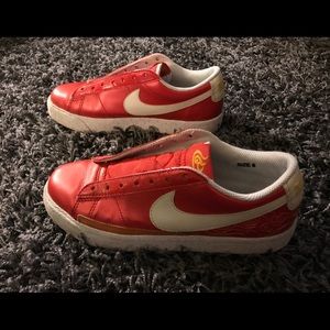 Final Price! Nike, low-top Blazers•6Y